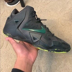 Lebron 11 7y painted